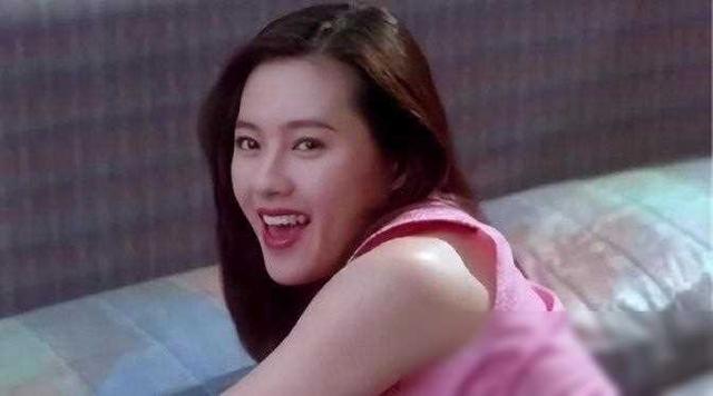 《蜜桃成熟时》：30年后，这部香港电影经典凭什么打动人心？