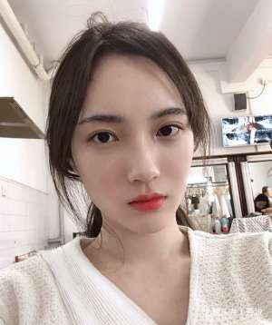 董芷依(从SNH48离开的练习生，她们现在都怎么样了？)