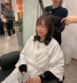 舒高(芒果台前一姐44岁舒高近照罕见曝光，气质吊打谢娜李湘)