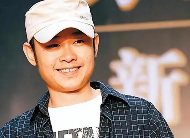 刀郎的二任妻子：杨娜从挚爱到过客，朱梅坚守陪伴，迎来了春天