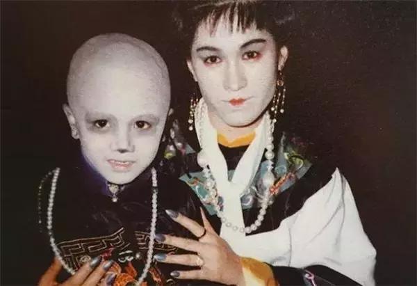 和王小凤并称鬼后，最美女僵尸，如今幸福美满