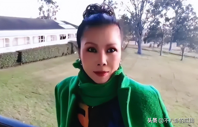 徐峥把星条旗穿在身上,欧阳震华质疑日本学校,这就是差距