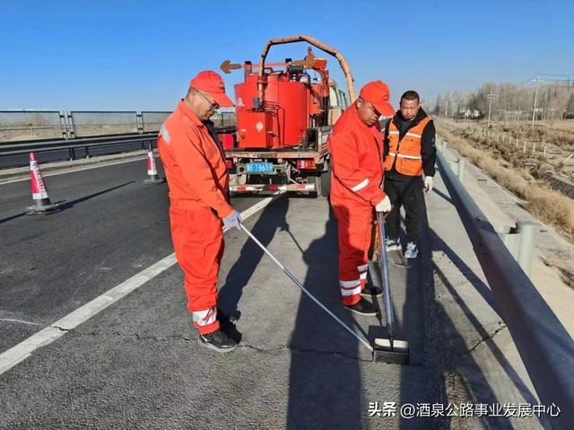 路影拾光·回溯2024丨应急保障与路网监测中心篇:凝心聚力谋发展 实干担当谱新篇