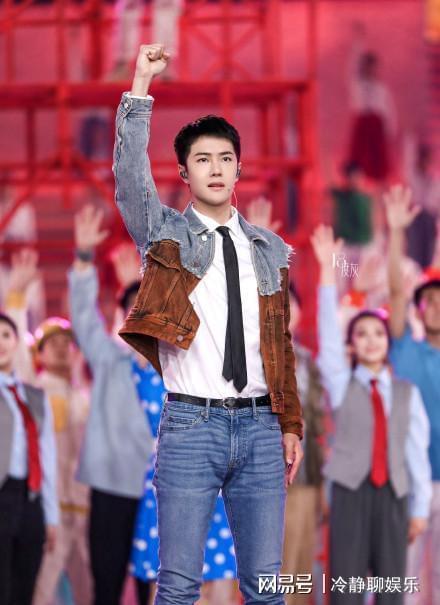 七一晚会究竟是哪三位“王炸”同台演唱《与我同行》