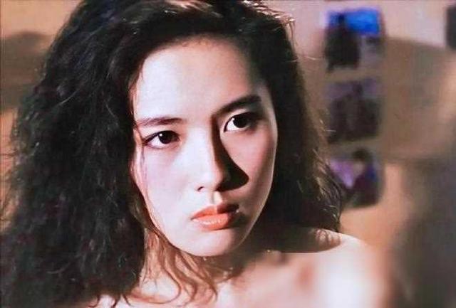 《蜜桃成熟时》：30年后，这部香港电影经典凭什么打动人心？