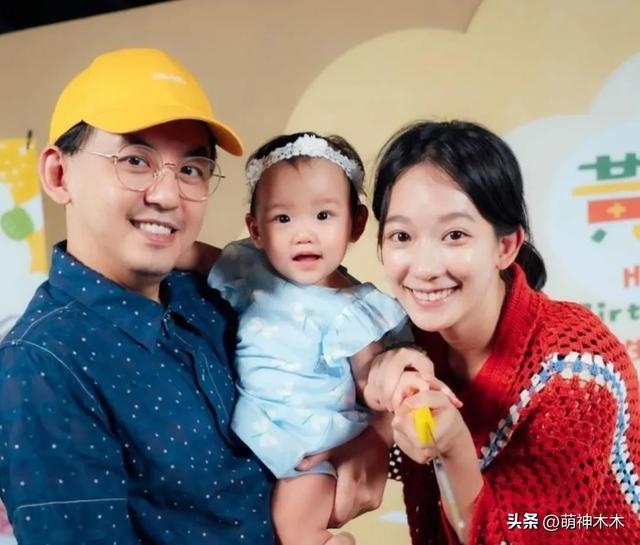 黄子佼购买上百部未成年不雅影片，被指恋童，历届女友都偏幼态