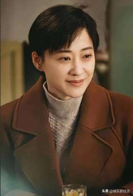 梅婷黑眼圈(年近50岁梅婷如今演活20岁少女，黑眼圈也可以美，青春不散场啊)