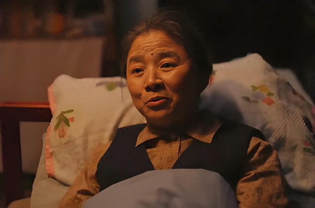 迟蓬：和倪萍是好闺蜜，与丈夫相爱40年，如今因《小巷人家》爆红