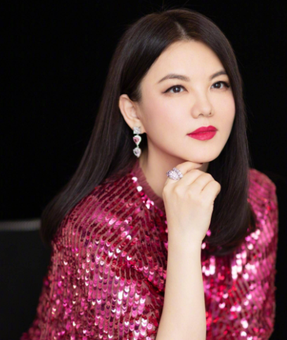 80年代红极一时，因父亲反对无奈退圈的宝珣，如今成为商业大亨！