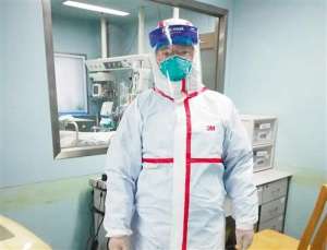 钟强(身先士卒，忘我战“疫”——记华中科大同济医院医疗队队长、党支部书记钟强)