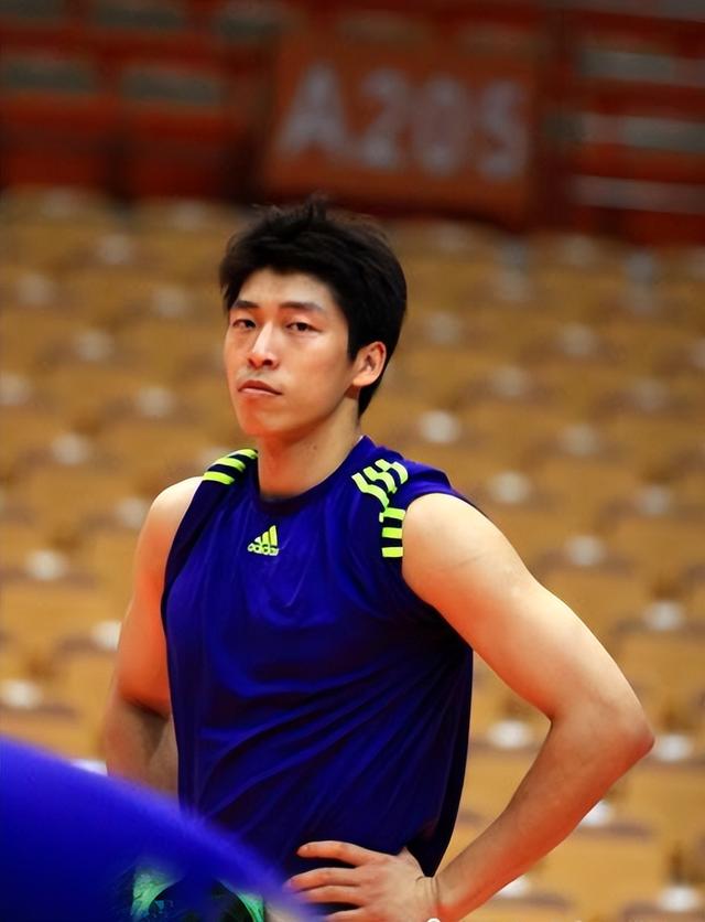 男排名将沈琼:运动生涯有悲情,39岁才结婚