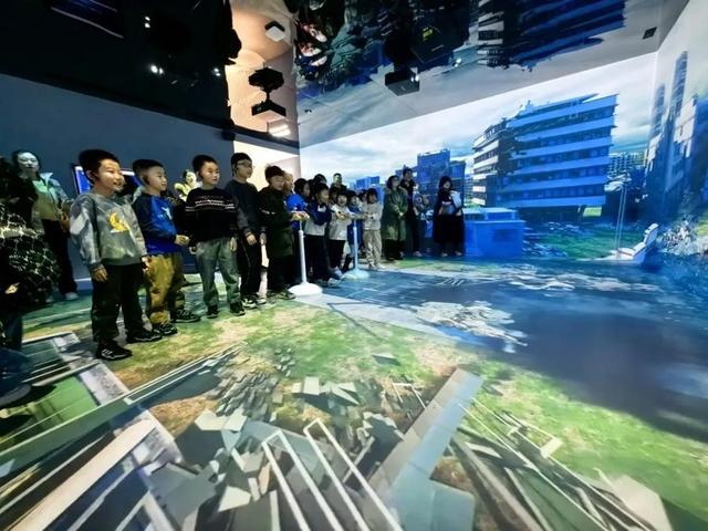 假期体验“趣”时光！这群小学生手工、书法、科技技能全get