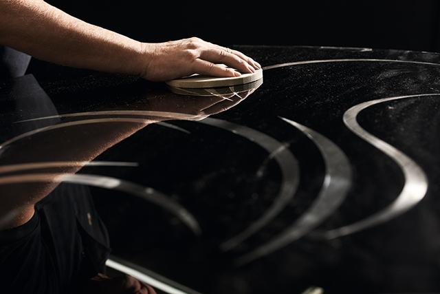 无名小子在厨房里创业做的钢琴 后来成了钢琴代名词