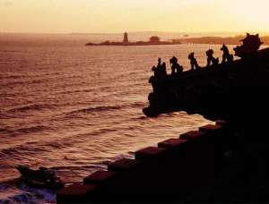 周杰伦屋顶(听着周杰伦的《屋顶》，唠唠“龙”家三太子嘲风)