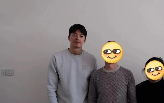 杨洋回安徽老家过年,乡野一隅星光依旧,神秘座驾引猜想