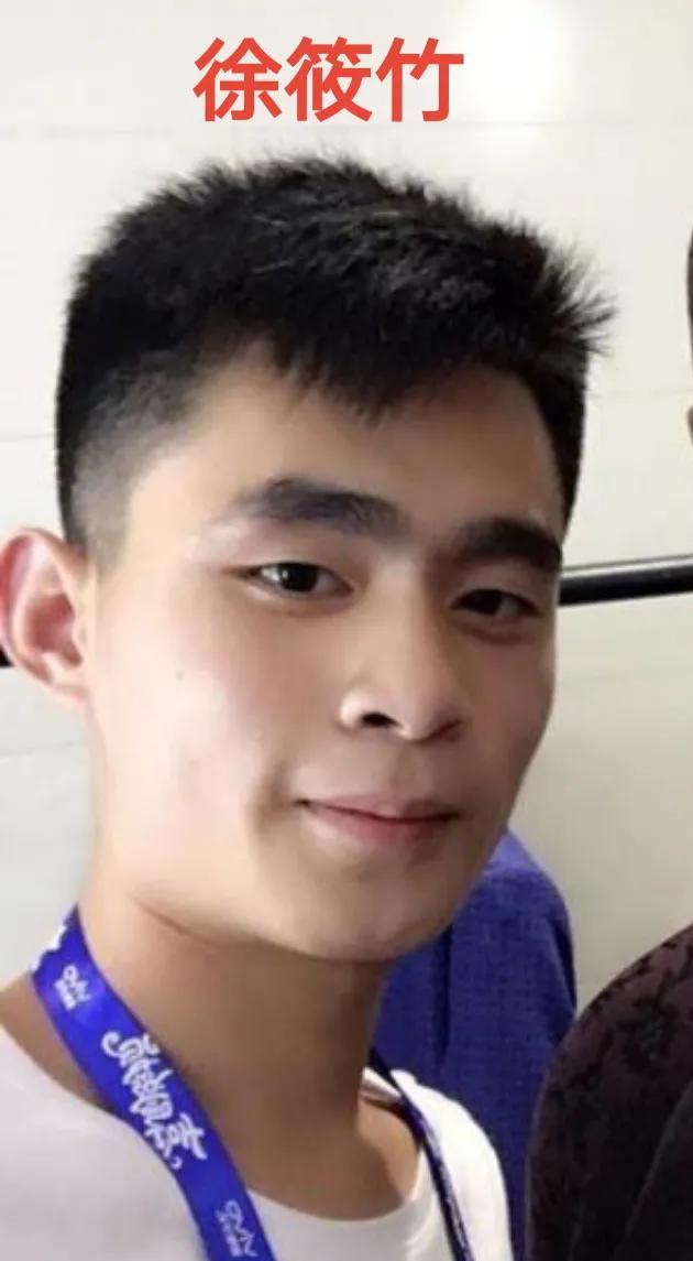 德云社“霄”字科六人。岳云鹏的徒弟好像更有出息些。