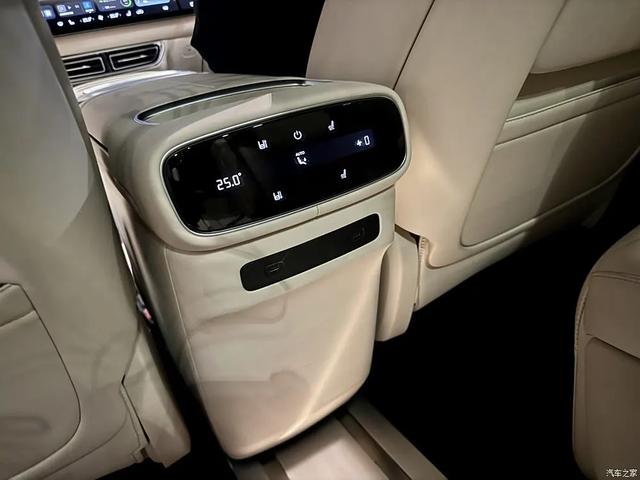 深蓝S09 长超5米2，豪华大6座SUV！“9”字辈家族添新丁！