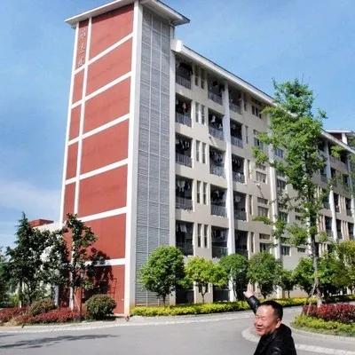 #大学生开房洗衣服被吐槽薅羊毛#