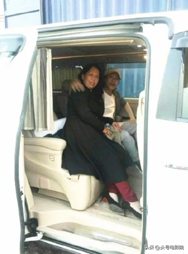 周星驰吹箫,想加入五月天!和周杰伦林俊杰互动,真要进军歌坛?