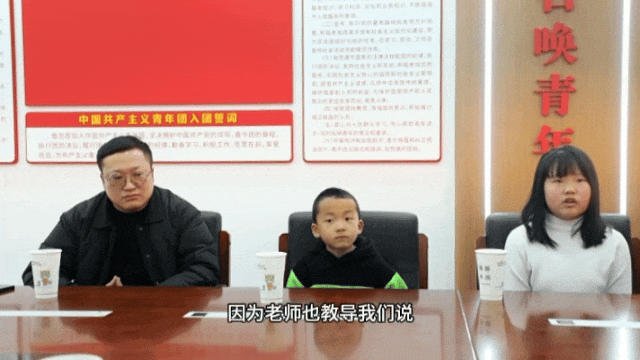 “我家着火了”!弟弟嗷嗷哭,9岁小孩姐“硬控全场”!