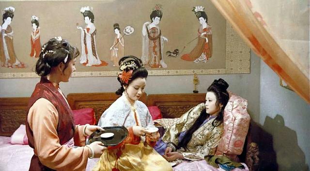 探秘《红楼梦》里秦可卿的身份：她真的是皇室私生女吗？