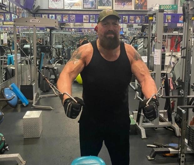 大秀哥：从体重450斤的大胖子，到6块腹肌的巨人，太不容易了