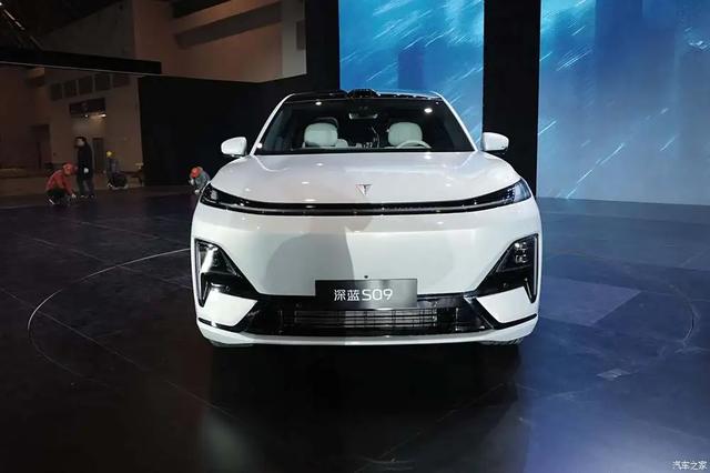 深蓝S09 长超5米2，豪华大6座SUV！“9”字辈家族添新丁！