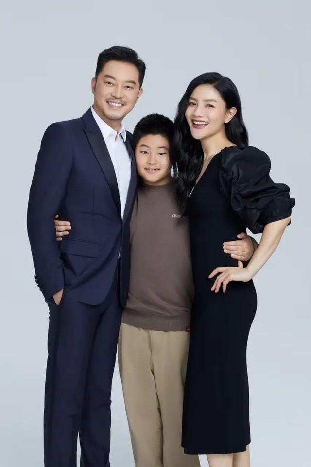 沙溢暴瘦变薄肌帅哥,胡可直呼一辈子没见过,果然真夫妻最好磕