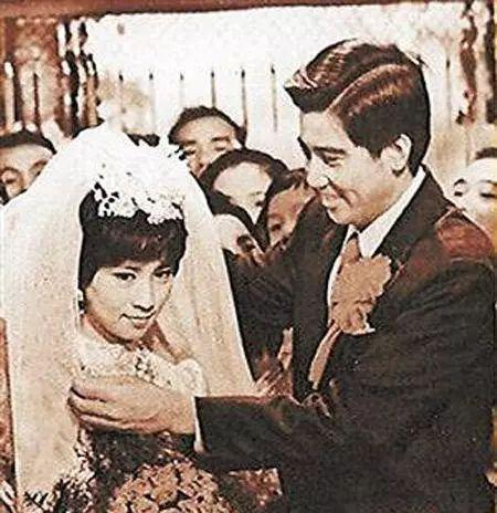 1974年,秦汉对怀孕的妻子说:我爱上了林青霞,我也不想失去你