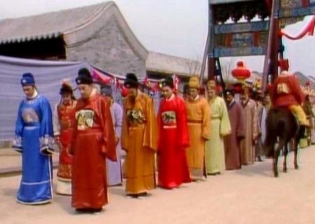 红楼梦的怪现象：遍地是二爷，到处藏续弦，背后是何玄机？