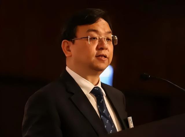 王传福：13岁丧父15岁丧母，嫂子卖嫁妆供上学，百亿身家不忘兄嫂