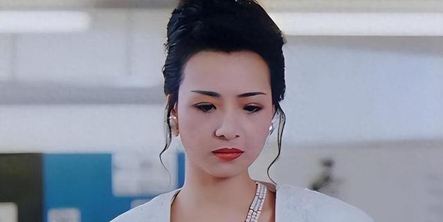 57岁三级片性感女演员重新出道！曾是香港第一波霸，比舒淇还美