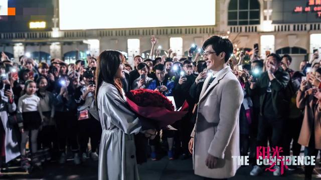 《阳光之下》7.2分大结局，他俩没攻上顶流太可惜