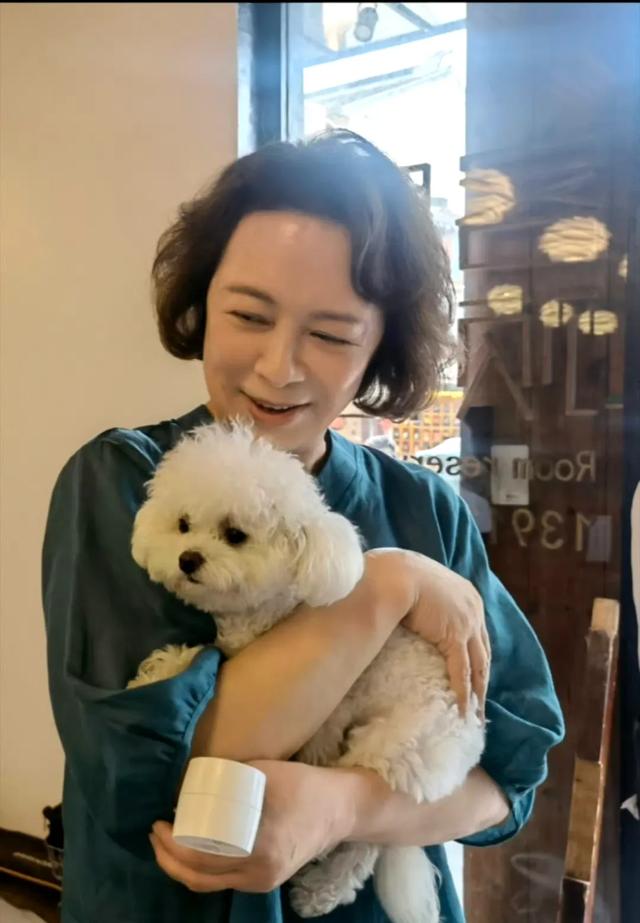 刘佳：嫁富商丈夫，婚后浪漫贴心，与儿子处成朋友