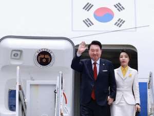 姜素英(尹锡悦，困于龙山总统府)