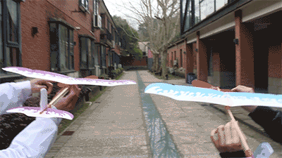 用皮筋做个飞机就能飞几百米啊