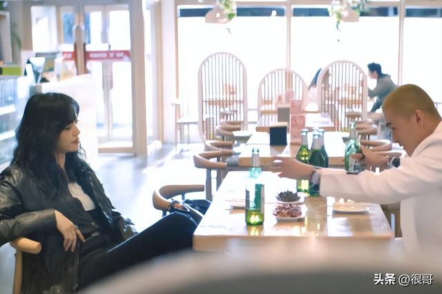 《摇滚狂花》中前狂花乐队成员都有谁？认出了姚晨，没认出代乐乐