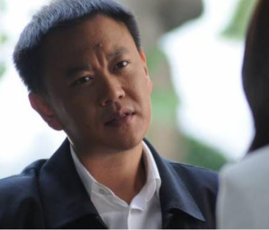 “最贵龙套”冯嘉怡：身为富豪爱演戏，片酬不够车油钱，只为过瘾