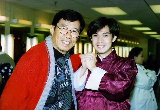 知名港星满头白发出镜！自觉年龄大不愿染发，出轨港姐事业尽毁