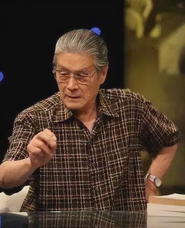 蓝天野：前半生是地下尖兵，后半生是戏剧演员，94岁获七一勋章