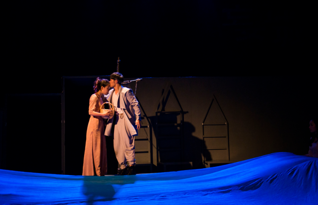 宇宙夫妇，我们只管爱，不论其他！