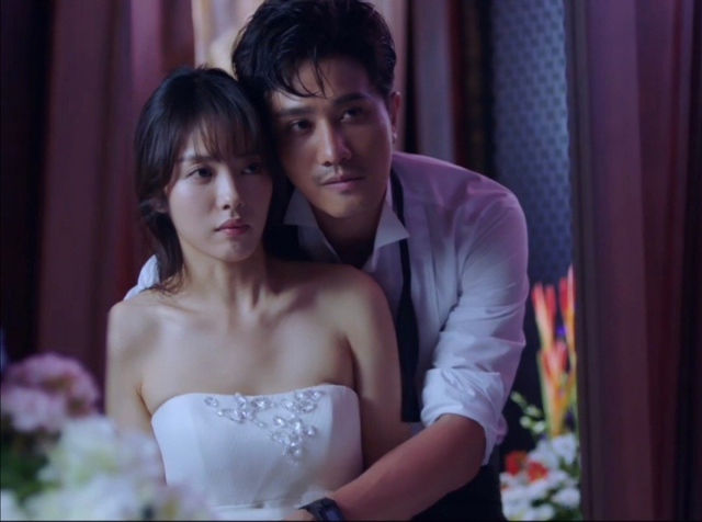 《阳光之下》7.2分大结局，他俩没攻上顶流太可惜