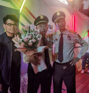 周星驰逃学威龙(《逃学威龙》播出30年：周星驰息影，他的配角们却来集体碰瓷)