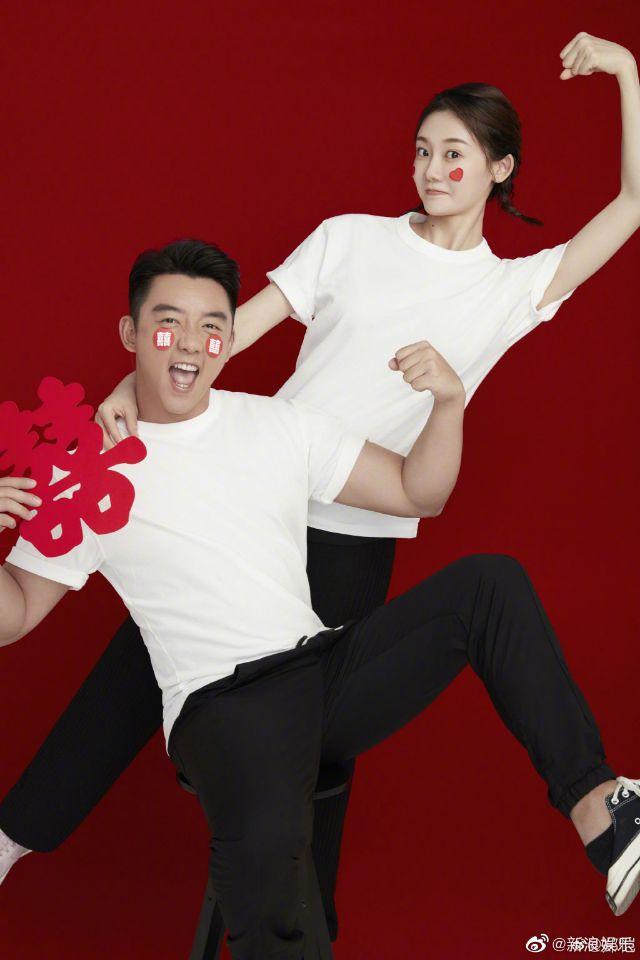 郑恺苗苗官宣结婚，穿情侣衣秀恩爱，女方的肚子引人注目