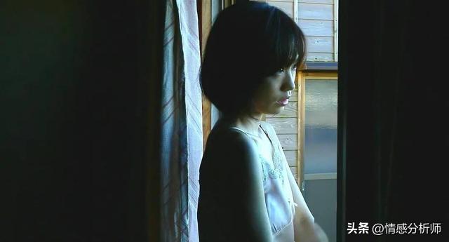 原创日本尺度伦理电影《感受大海的时刻》青春期少女的情感变化!