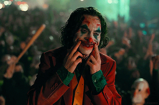 杰昆·菲尼克斯的《小丑》究竟牛在哪，看看这些可怕的细节