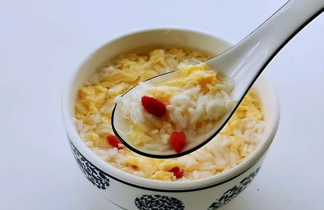 “客官，您是打尖还是住店”？住店我们都知道，打尖是何意思？