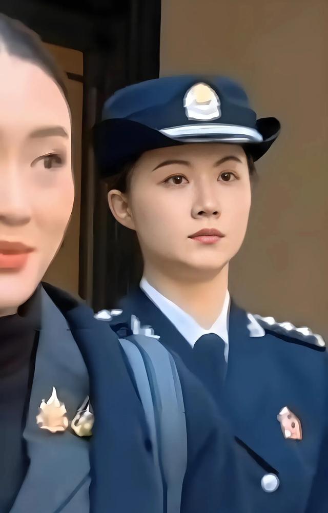 最美女保镖没绷住笑了！泰总理临行前特意招呼严月霞，果然不一般