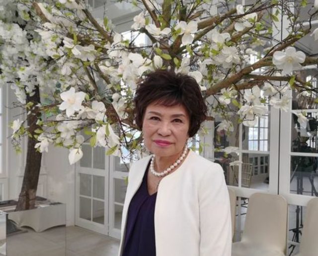 87岁无性无爱，为做慈善倾家荡产，明明长得丑却被称最美女神