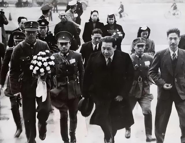 二号大汉奸，曾任代主席，枪决后妻子逃国外，今儿子身价过亿